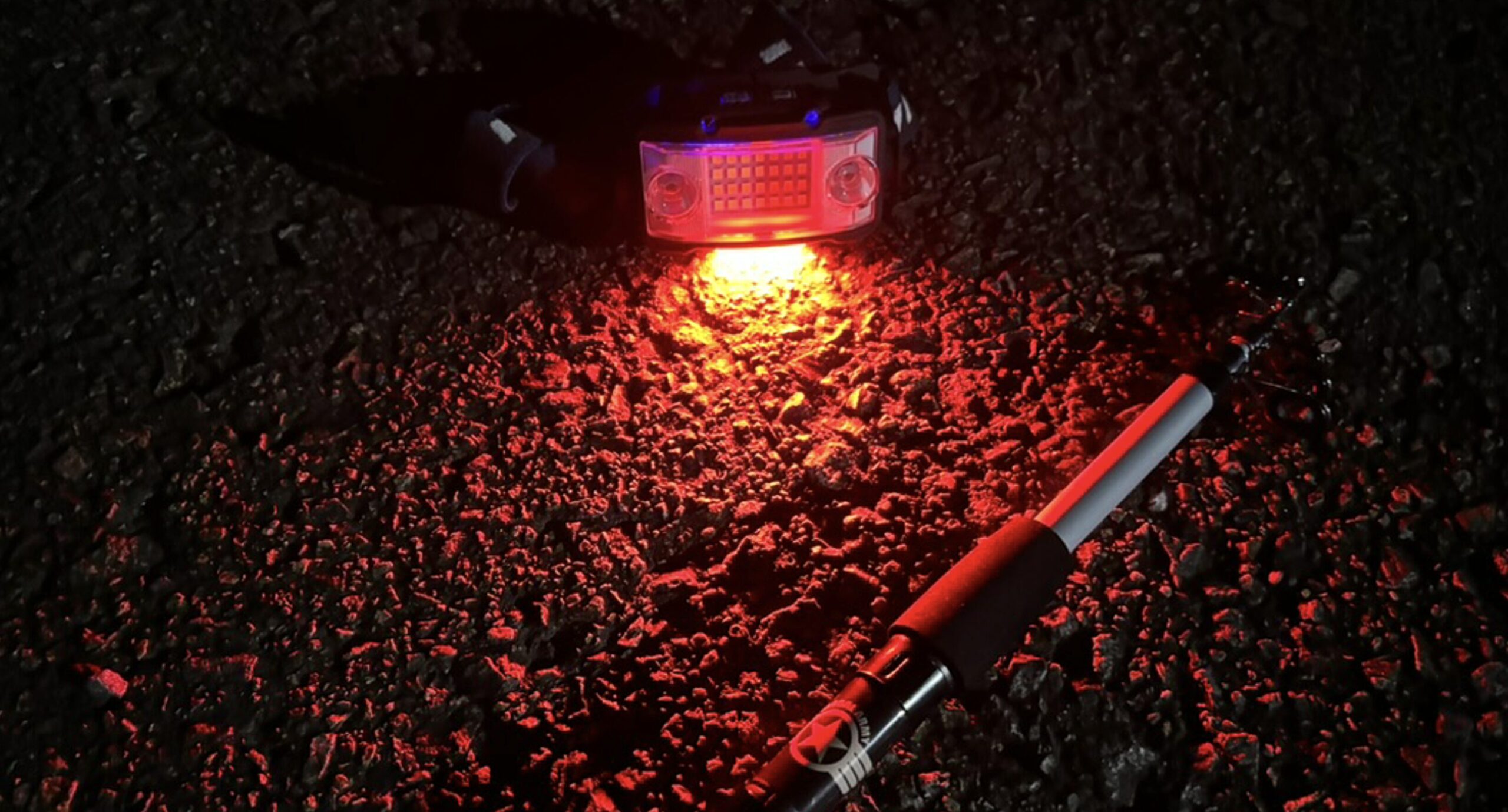 夜釣りのライト使い分け術|魚を散らさない照らし方